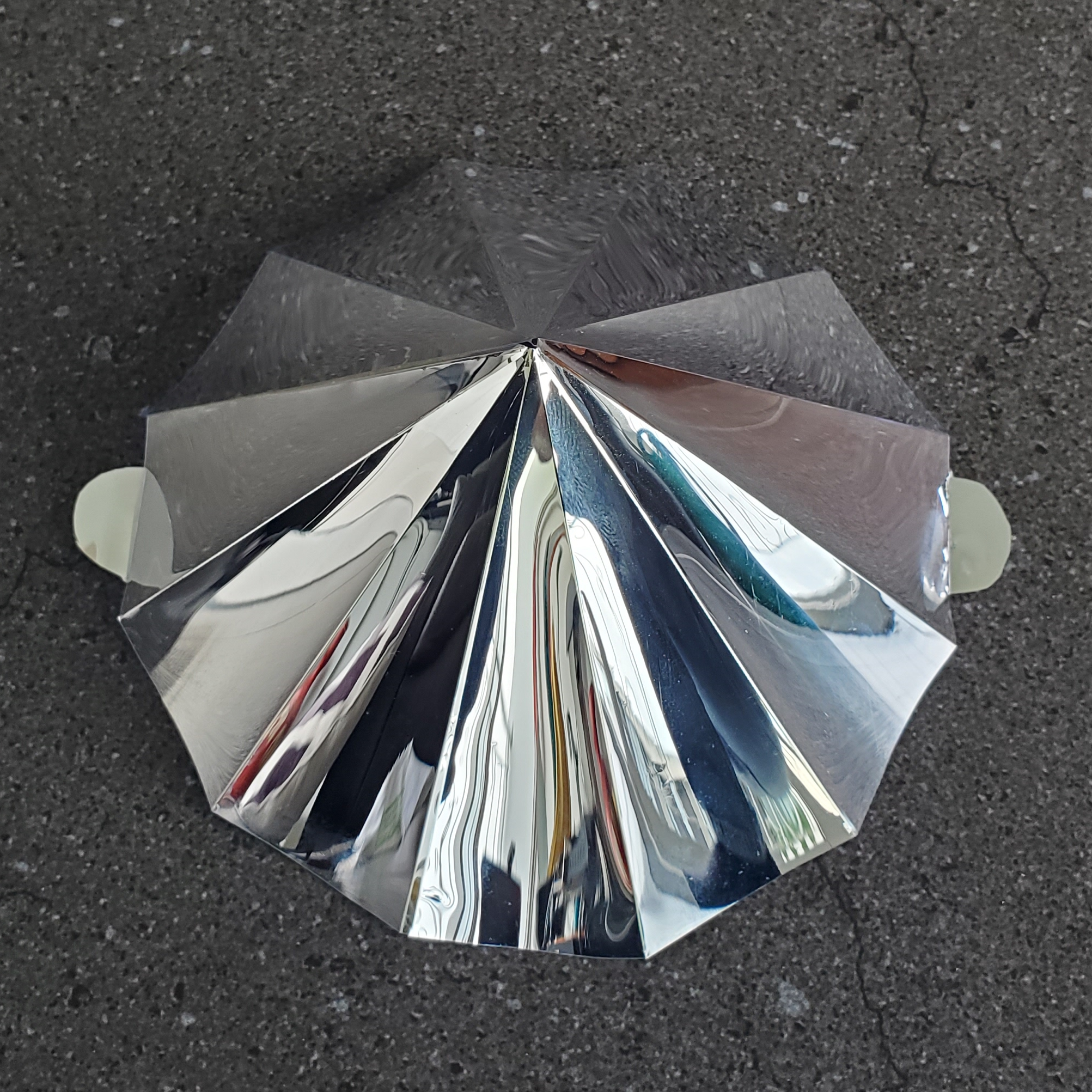 Close-up of the Medusa Mirror facets